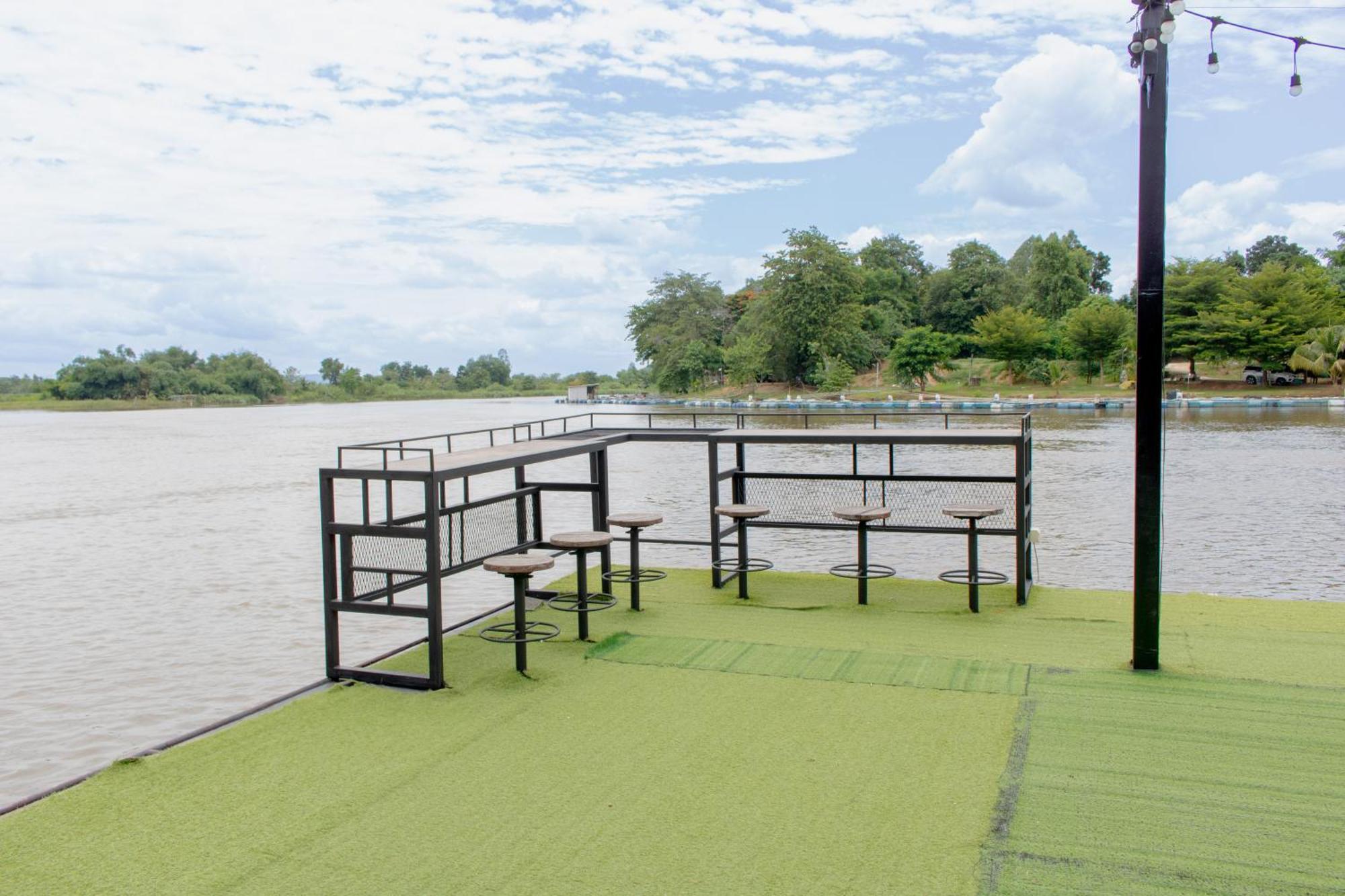 Namsai Resort Kanchanaburi Buitenkant foto