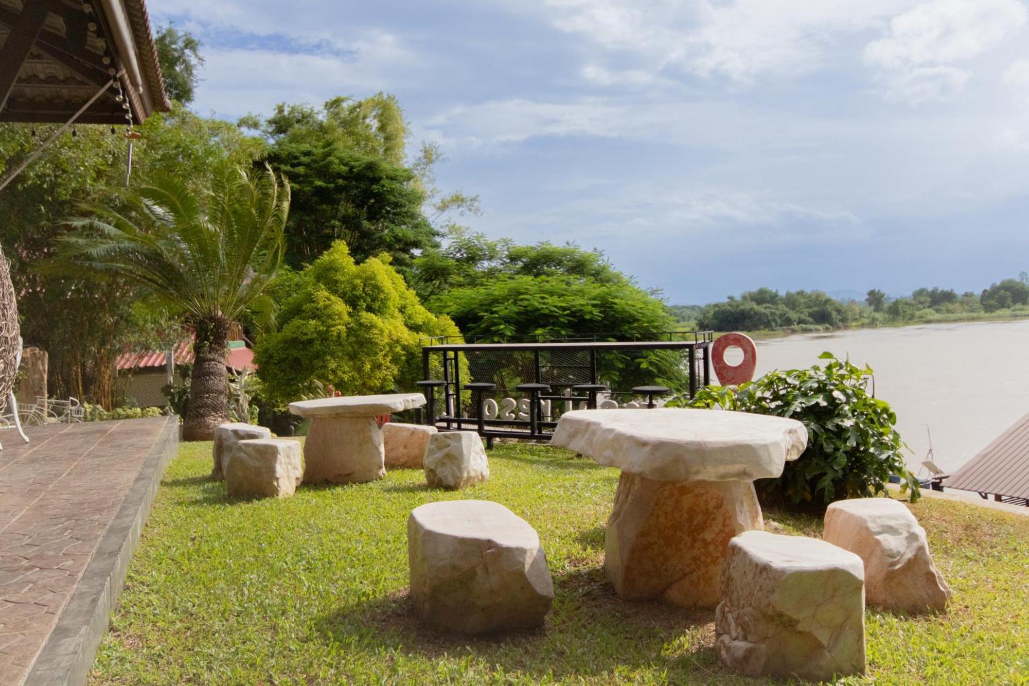 Namsai Resort Kanchanaburi Buitenkant foto